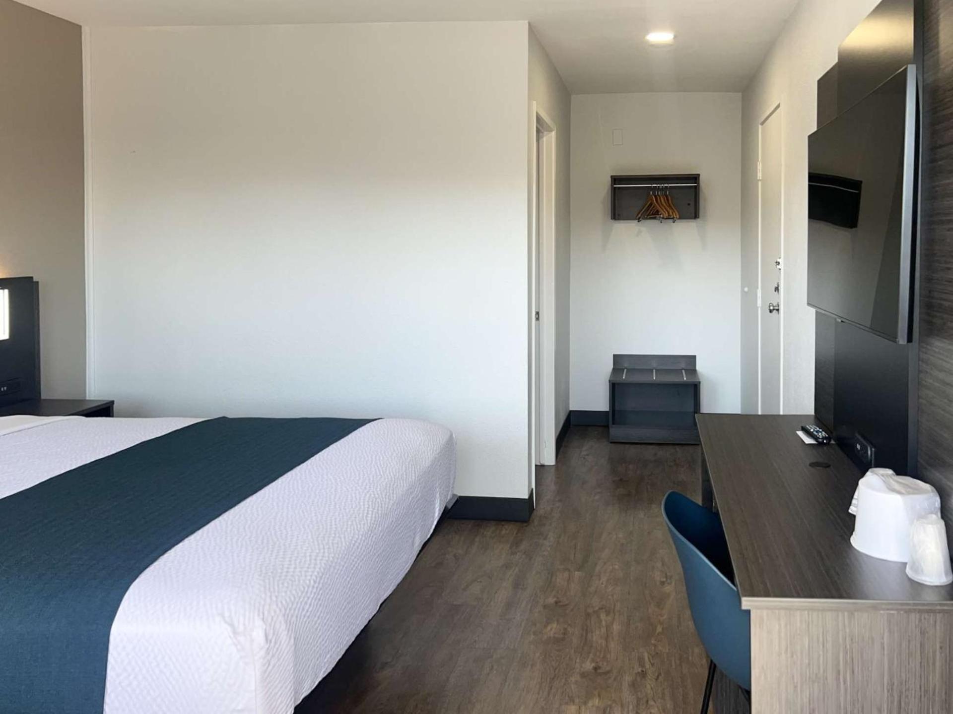 Motel 6-Tulare, Ca ภายนอก รูปภาพ