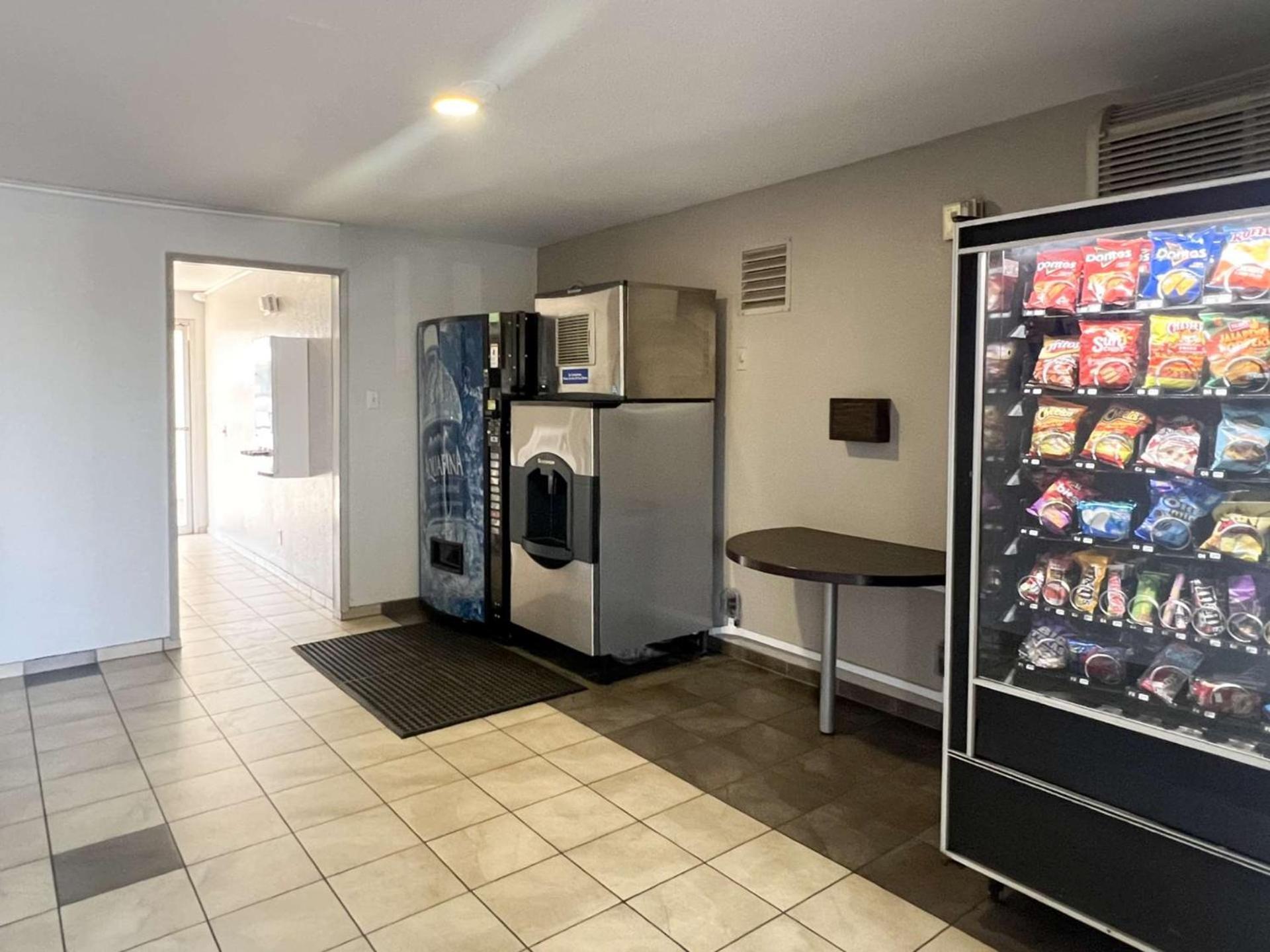 Motel 6-Tulare, Ca ภายนอก รูปภาพ