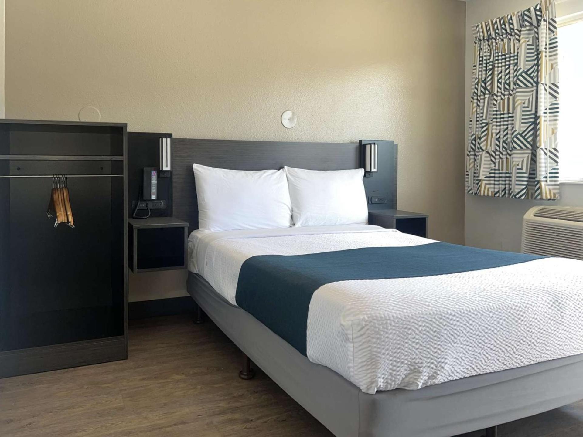 Motel 6-Tulare, Ca ภายนอก รูปภาพ