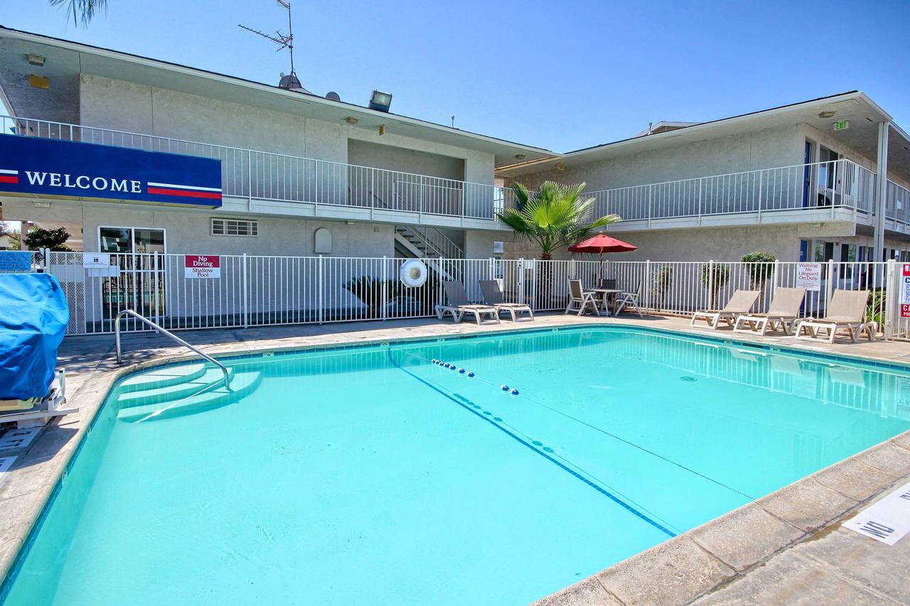 Motel 6-Tulare, Ca ภายนอก รูปภาพ