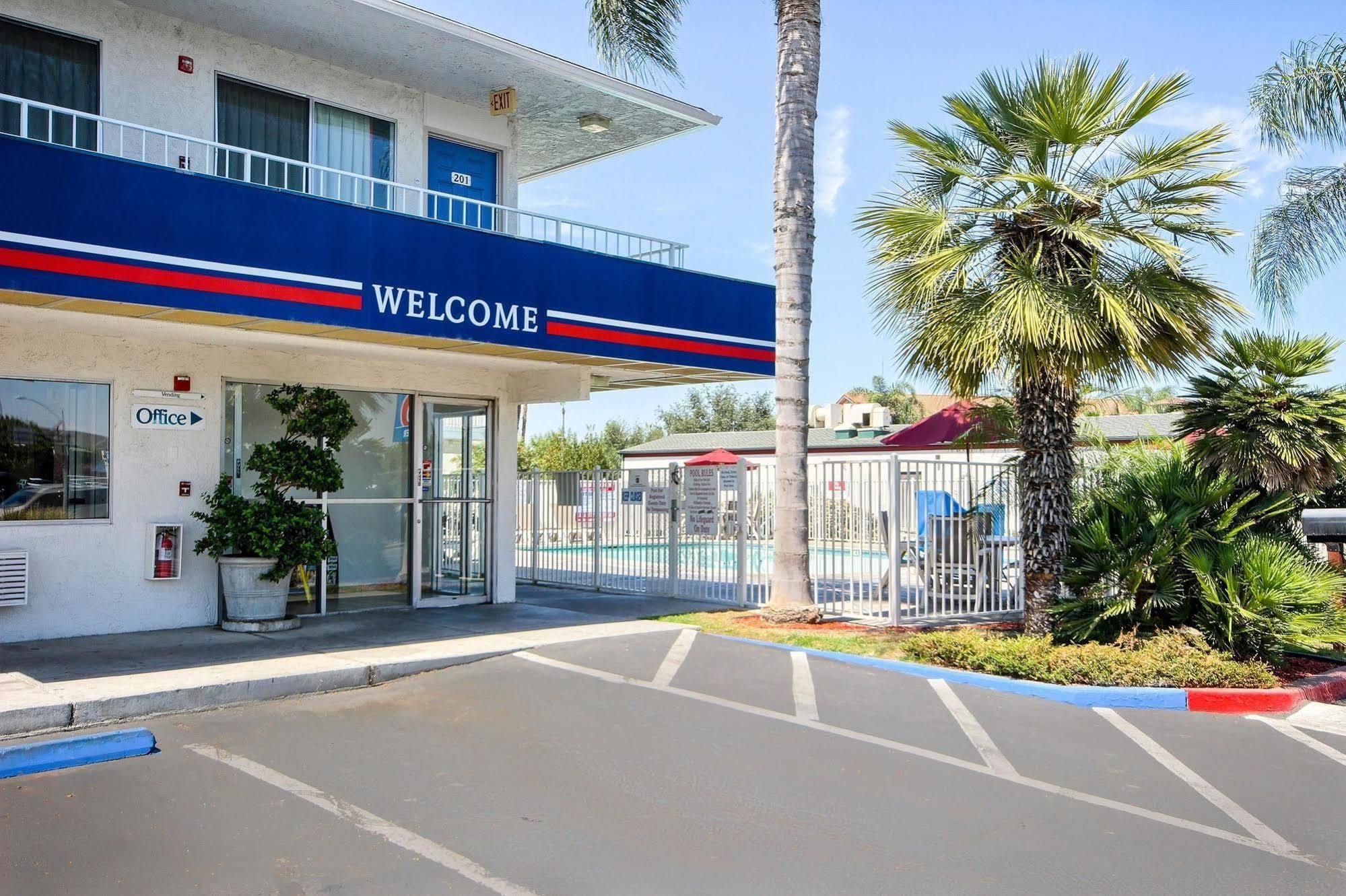 Motel 6-Tulare, Ca ภายนอก รูปภาพ