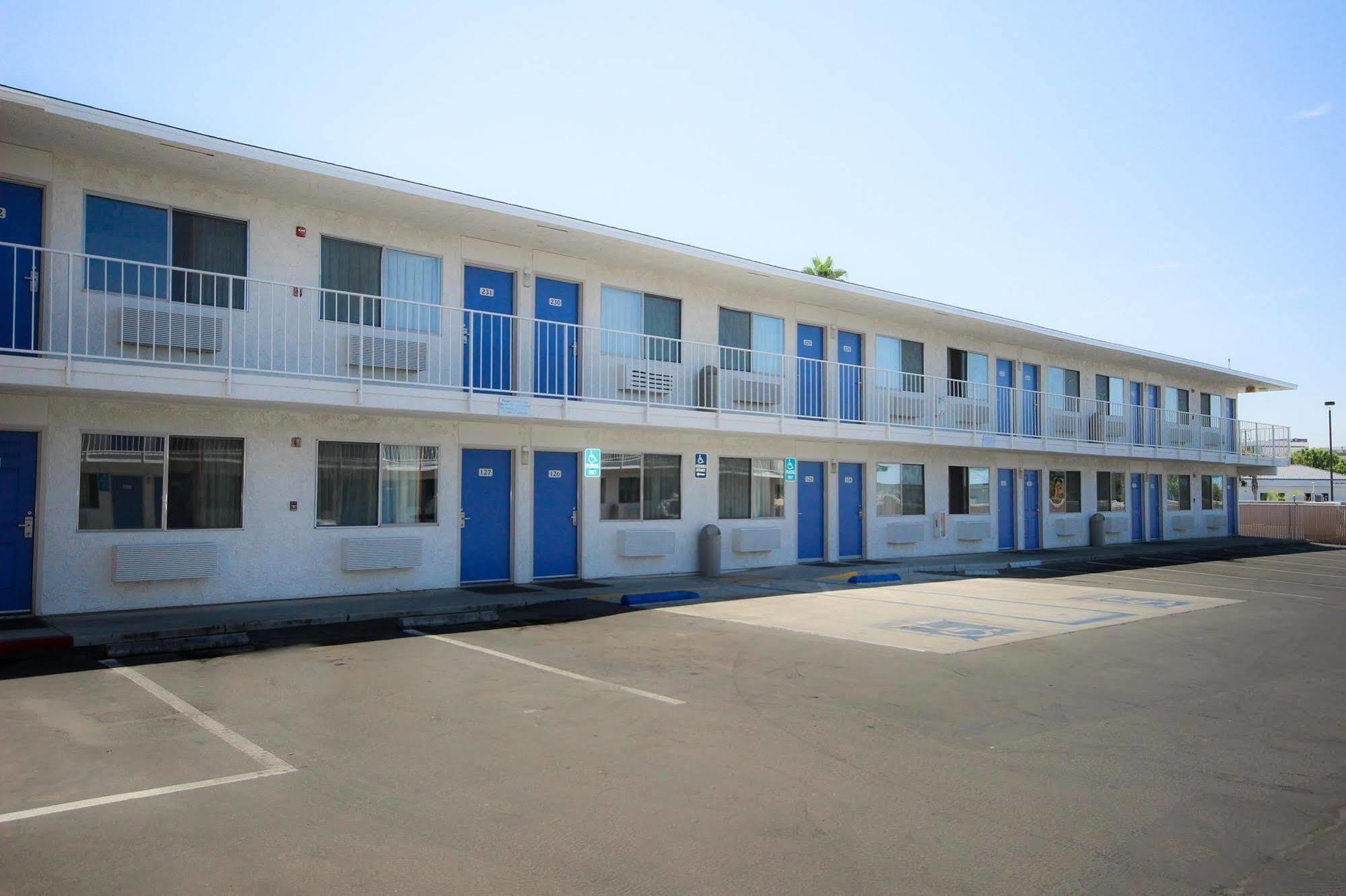 Motel 6-Tulare, Ca ภายนอก รูปภาพ