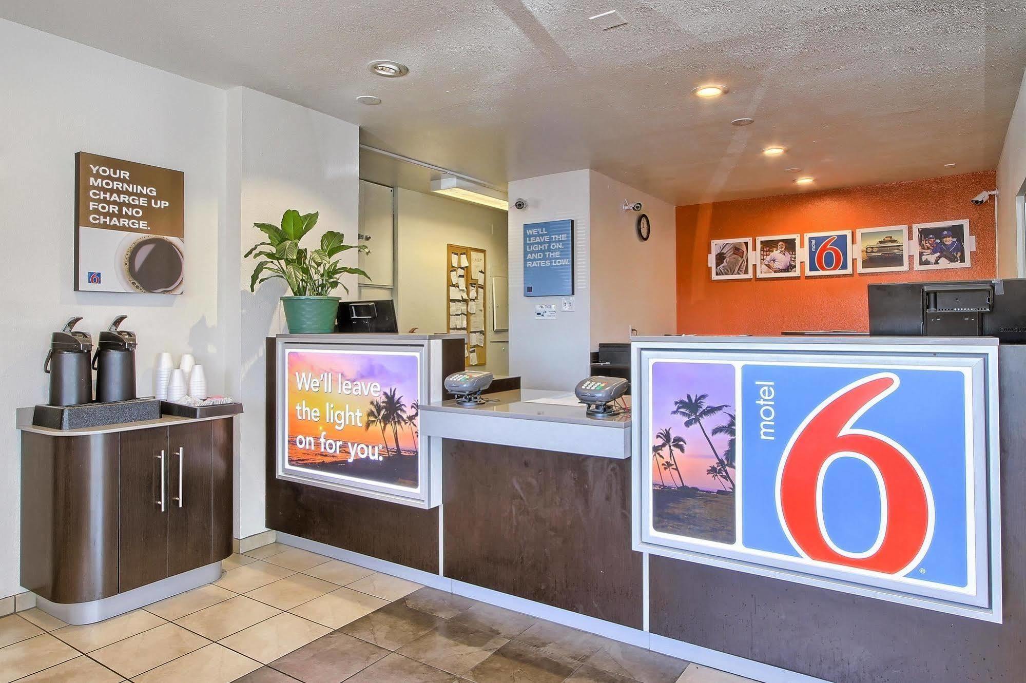 Motel 6-Tulare, Ca ภายนอก รูปภาพ