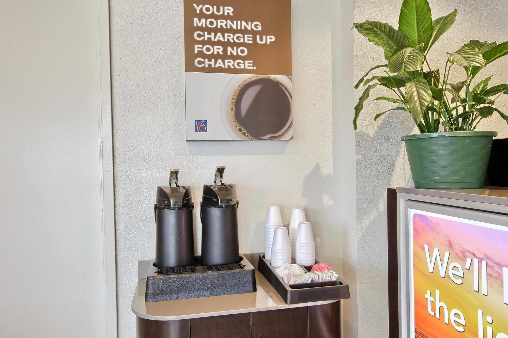 Motel 6-Tulare, Ca ภายนอก รูปภาพ