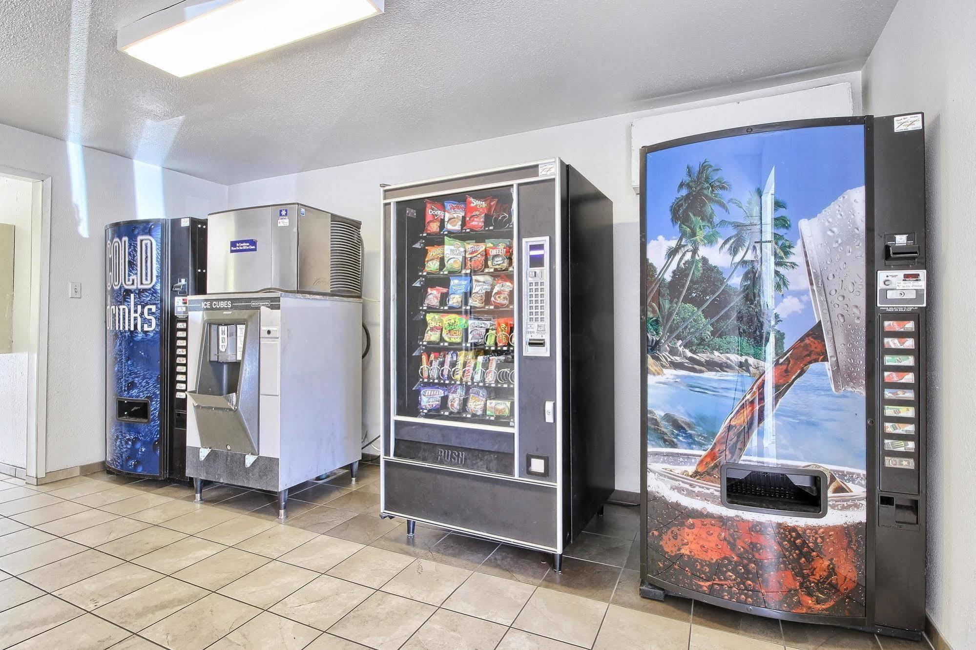 Motel 6-Tulare, Ca ภายนอก รูปภาพ