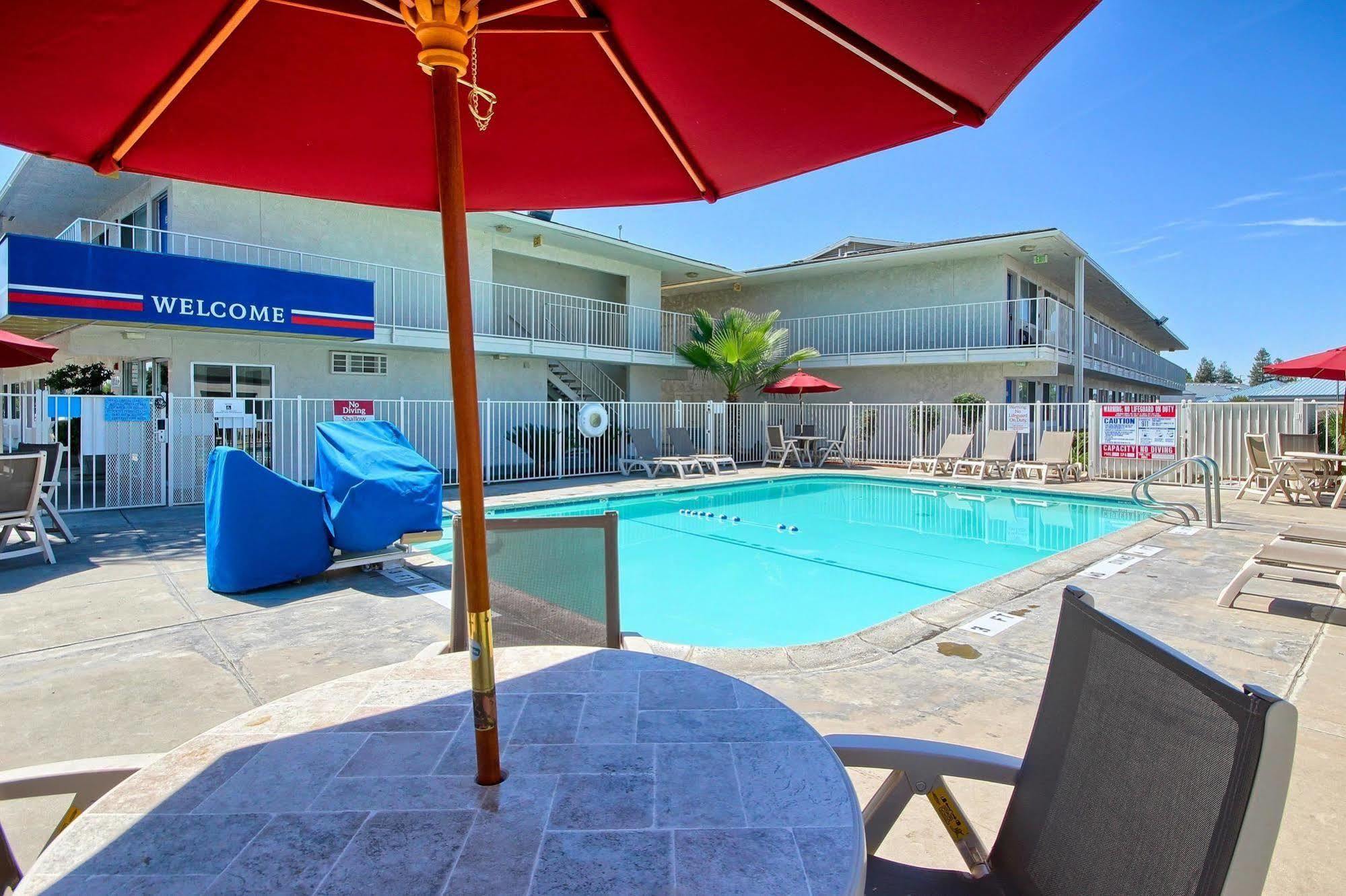 Motel 6-Tulare, Ca ภายนอก รูปภาพ